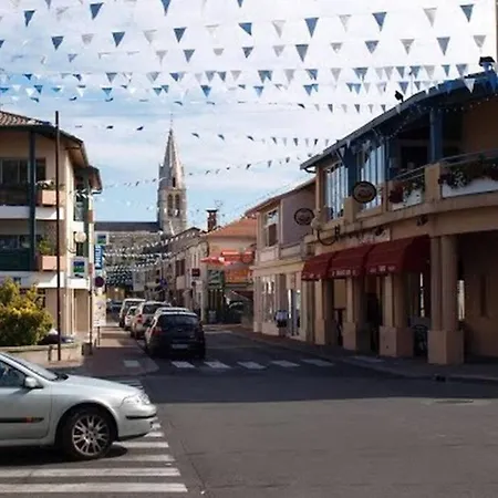 T3 Duplex Lumineux En Centre-ville Avec Terrasse A 10mn Soustons
